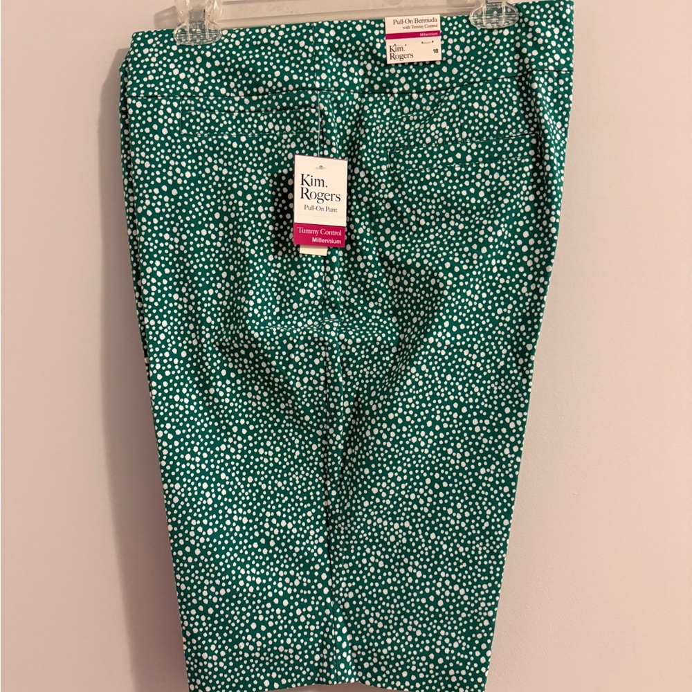Kim Rogers Green and White Pull-On Bermuda Pants BNWT Size 18